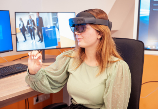 Informācijas tehnoloģiju fakultātē atklāta Virtuālās un jauktās realitātes laboratorija
